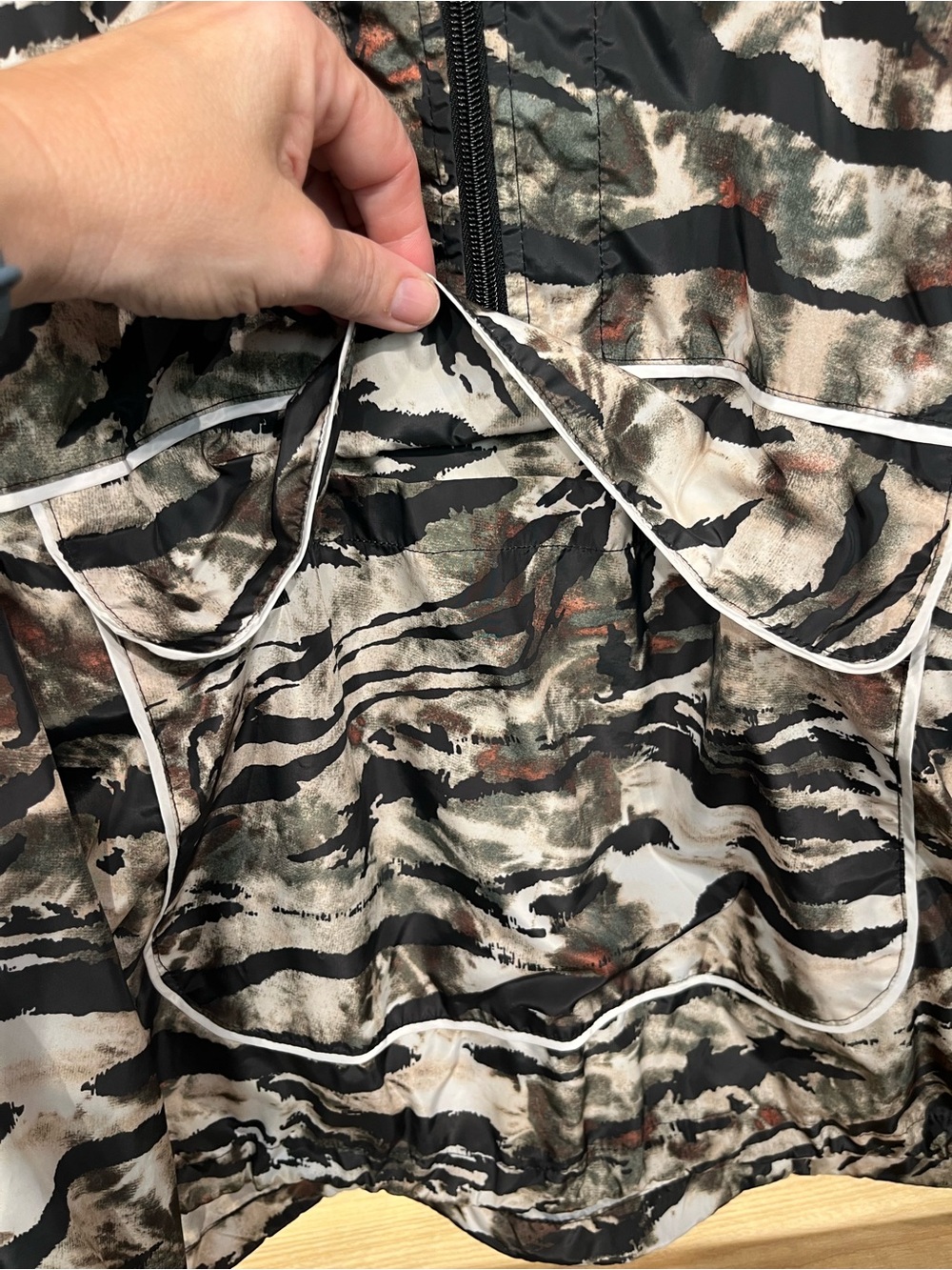 No boundaries windbreaker size large - Picture 3 of 8